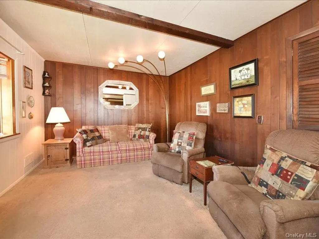 118 Park Lane Massapequa NY 11758