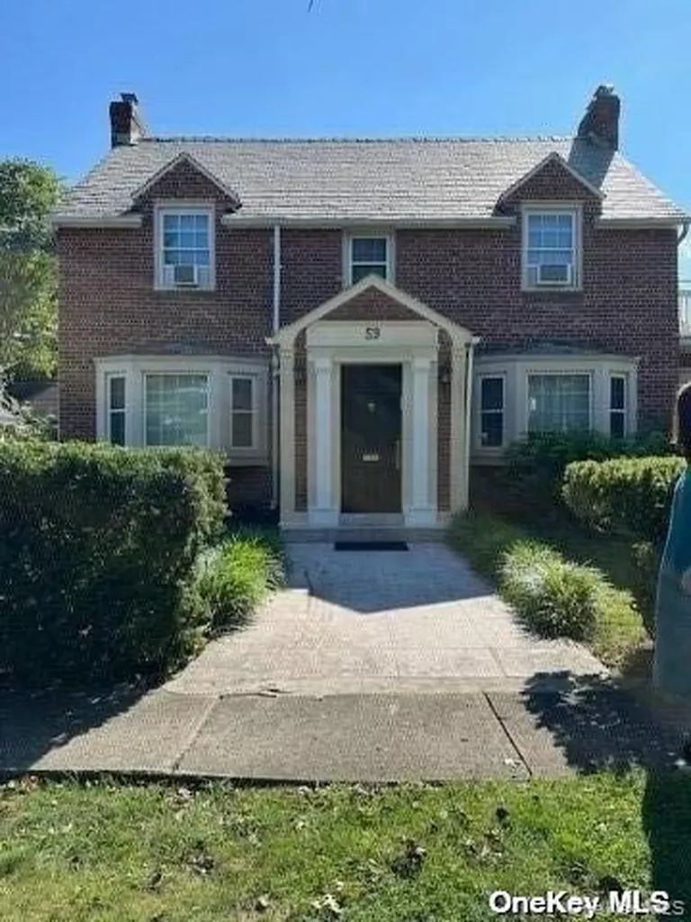 59 Radnor Road Great Neck NY 11023