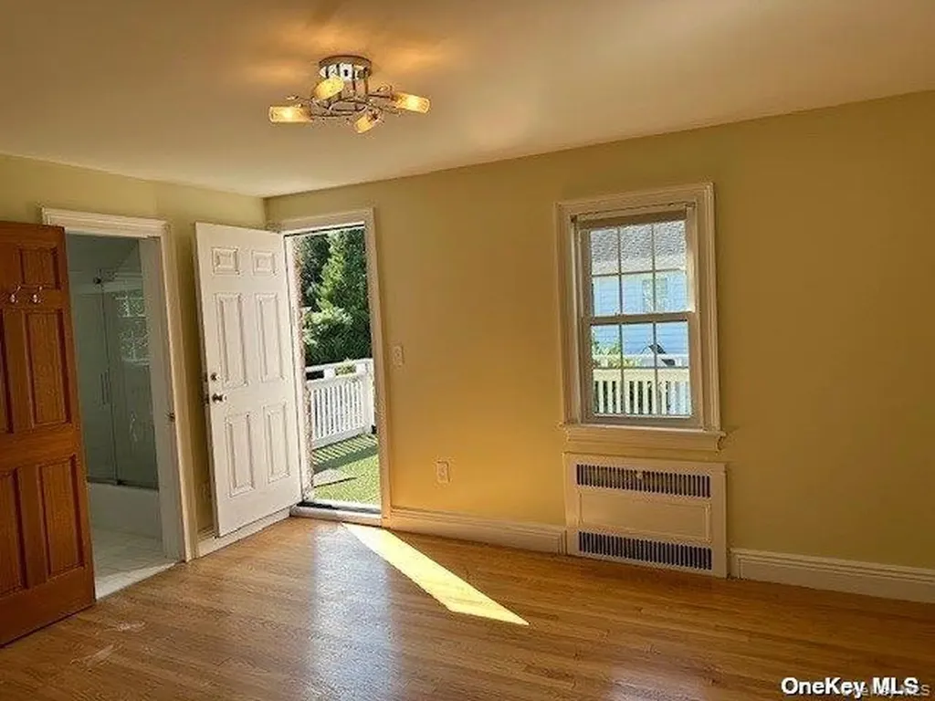 59 Radnor Road Great Neck NY 11023