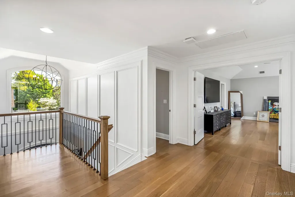 25 Boyd Drive Westbury NY 11590