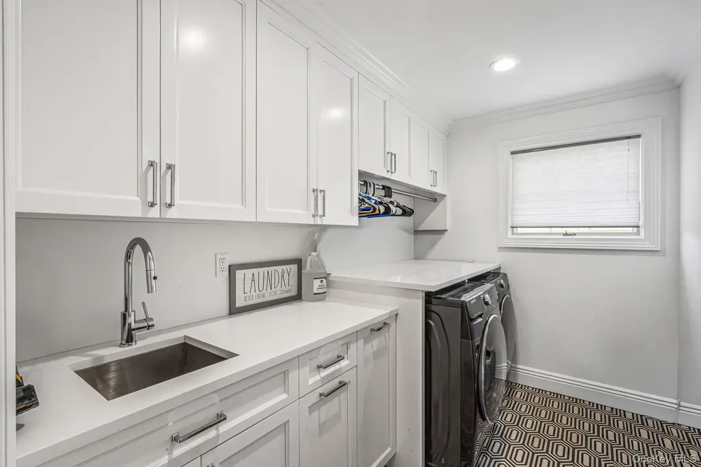 25 Boyd Drive Westbury NY 11590