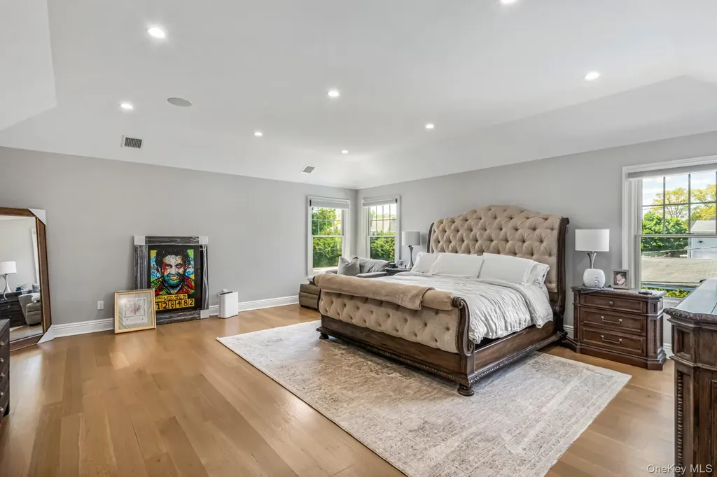 25 Boyd Drive Westbury NY 11590