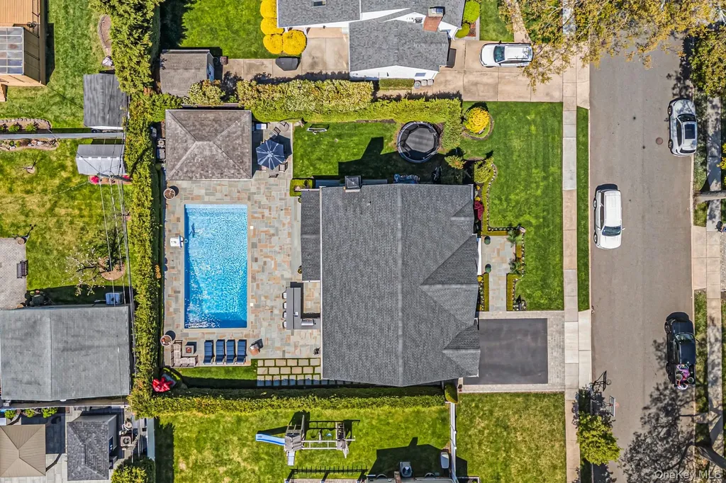 25 Boyd Drive Westbury NY 11590
