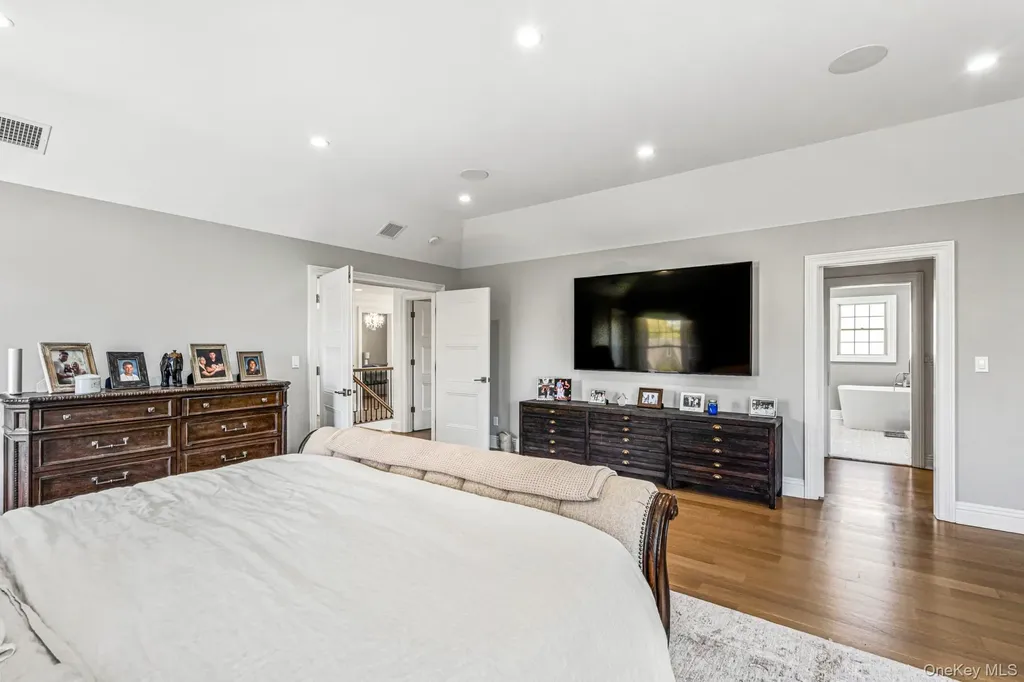 25 Boyd Drive Westbury NY 11590