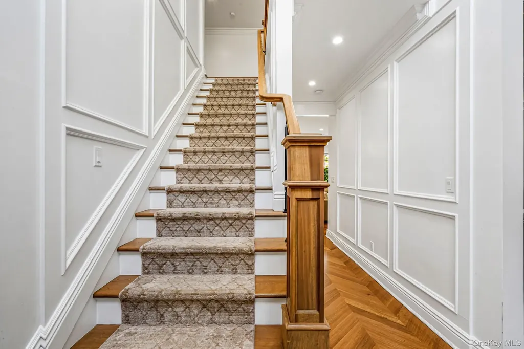 25 Boyd Drive Westbury NY 11590