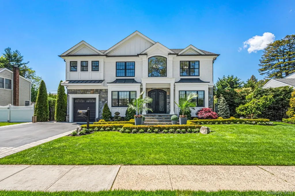 25 Boyd Drive Westbury NY 11590