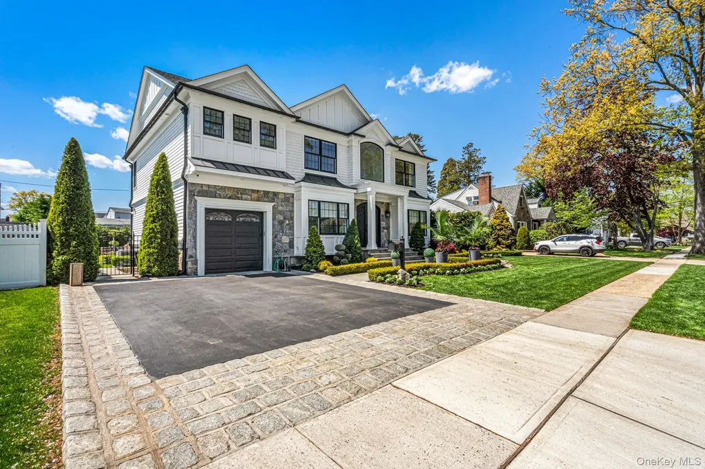 25 Boyd Drive Westbury NY 11590