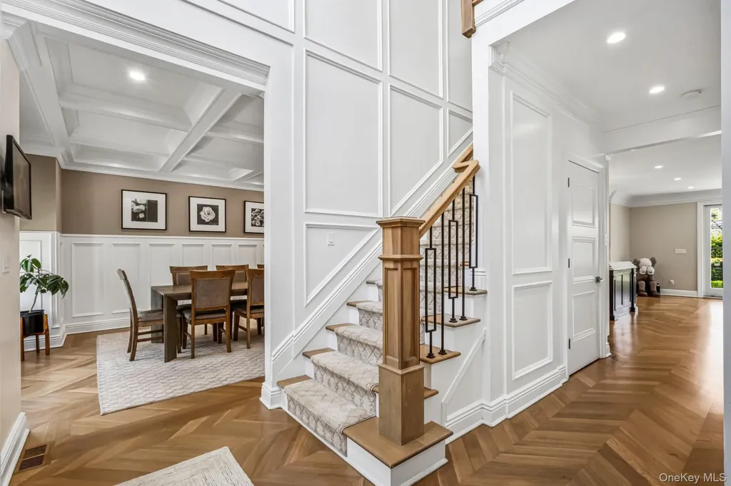 25 Boyd Drive Westbury NY 11590