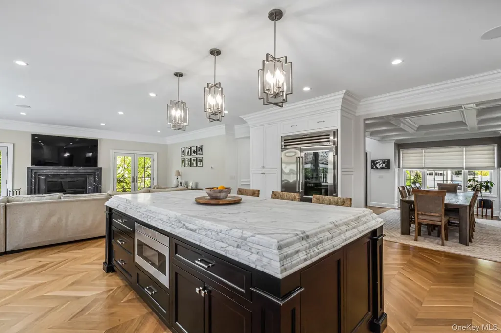 25 Boyd Drive Westbury NY 11590