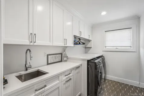 25 Boyd Drive Westbury NY 11590