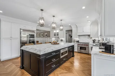 25 Boyd Drive Westbury NY 11590