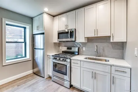 78 Roslyn Road Mineola NY 11501