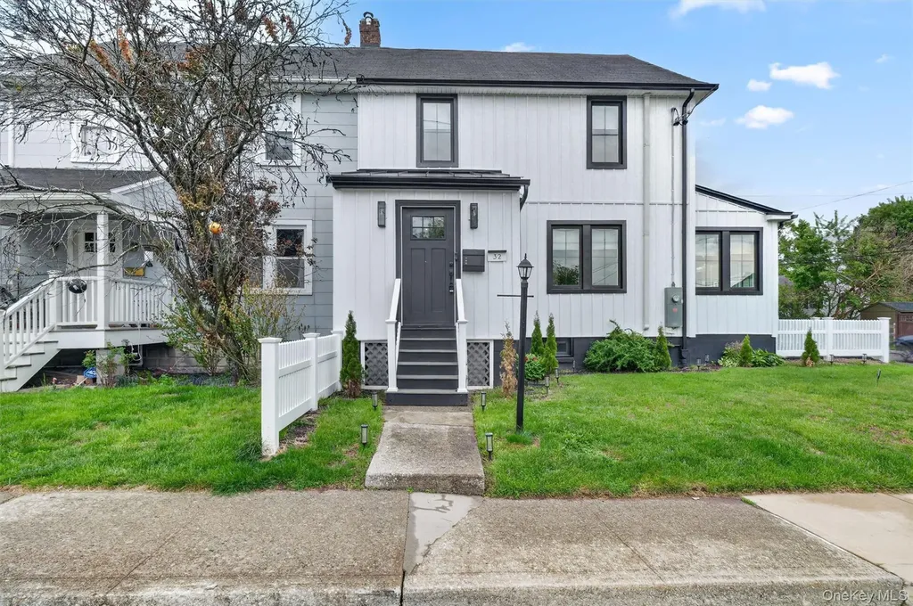 32 Dutchess Terrace Beacon NY 12508