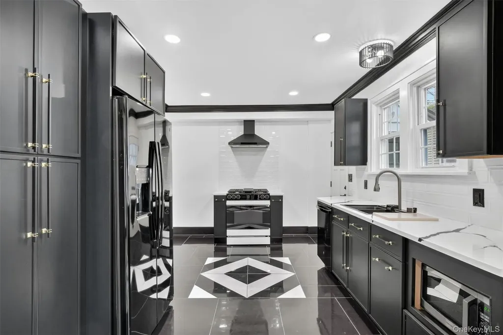 32 Dutchess Terrace Beacon NY 12508