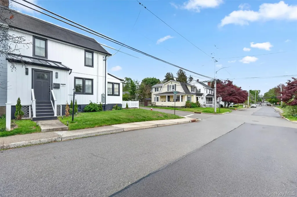 32 Dutchess Terrace Beacon NY 12508