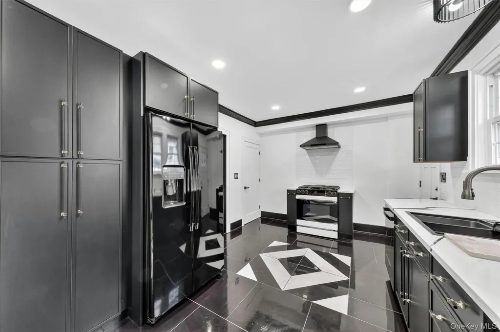 32 Dutchess Terrace Beacon NY 12508