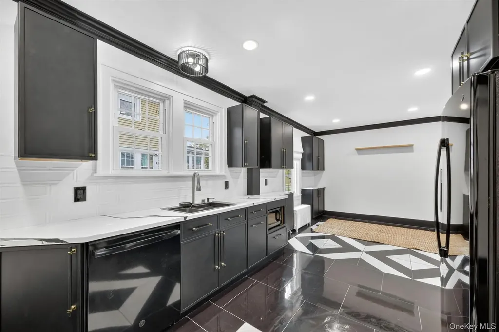 32 Dutchess Terrace Beacon NY 12508