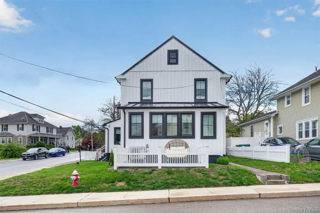 32 Dutchess Terrace Beacon NY 12508