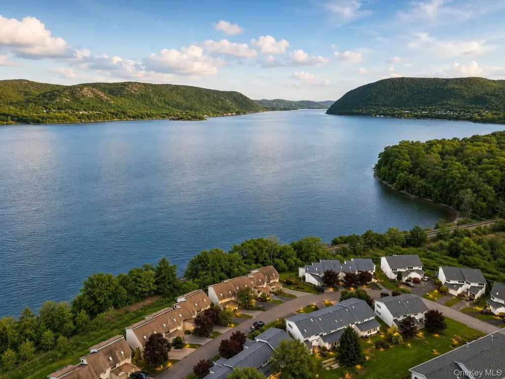 714 Hewitt Lane New Windsor NY 12553