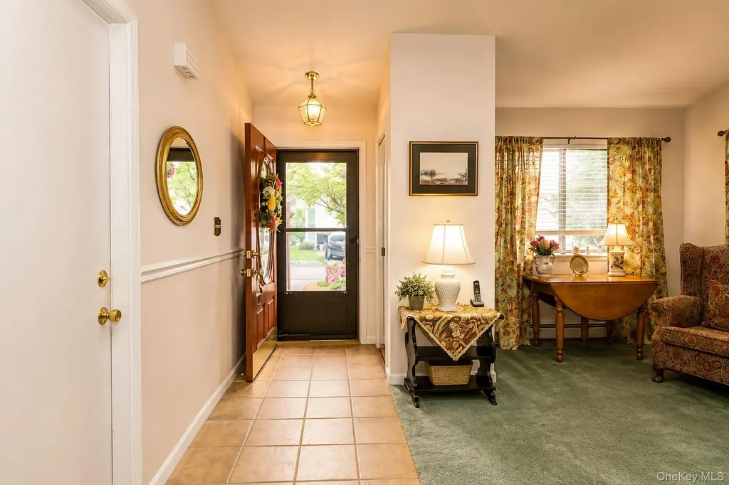 714 Hewitt Lane New Windsor NY 12553