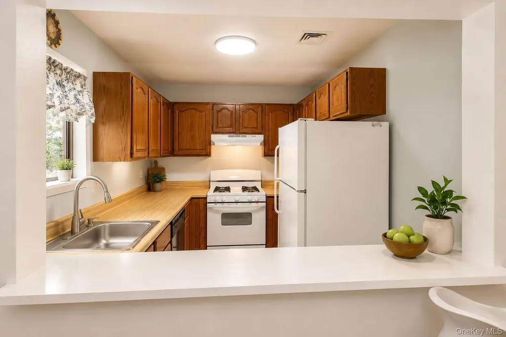 714 Hewitt Lane New Windsor NY 12553