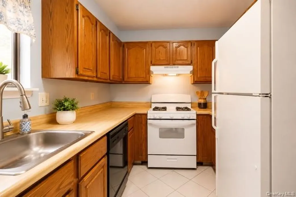 714 Hewitt Lane New Windsor NY 12553