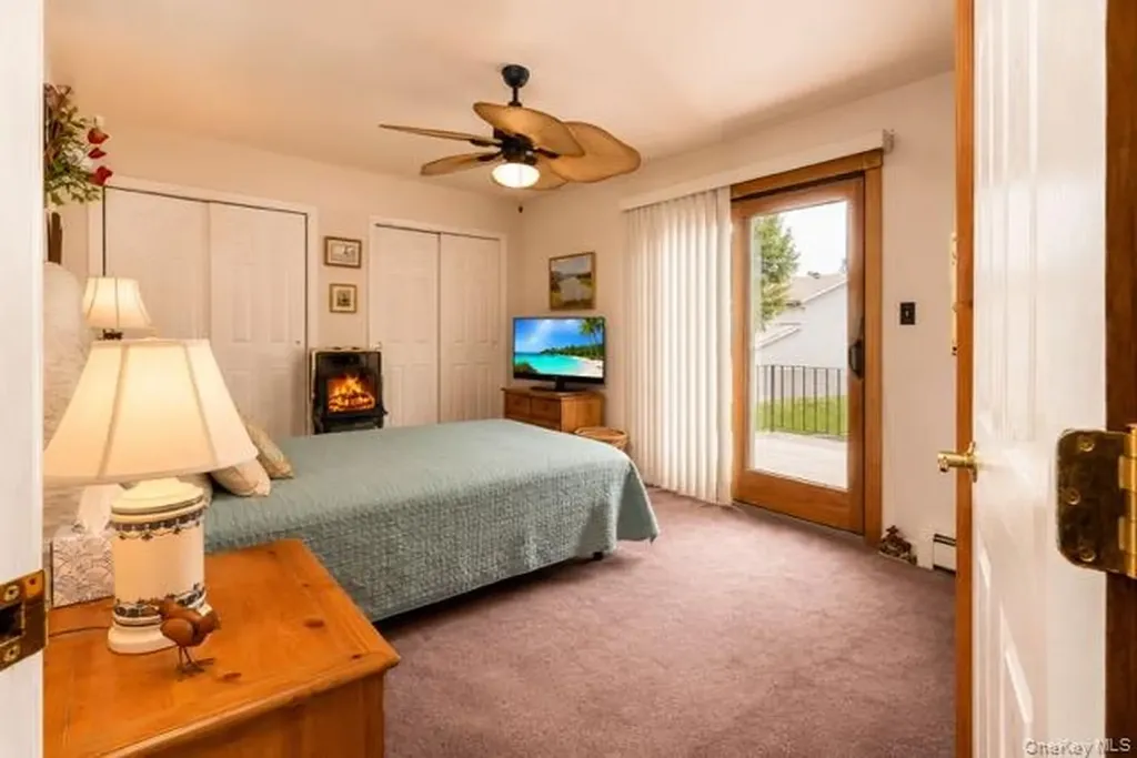 714 Hewitt Lane New Windsor NY 12553