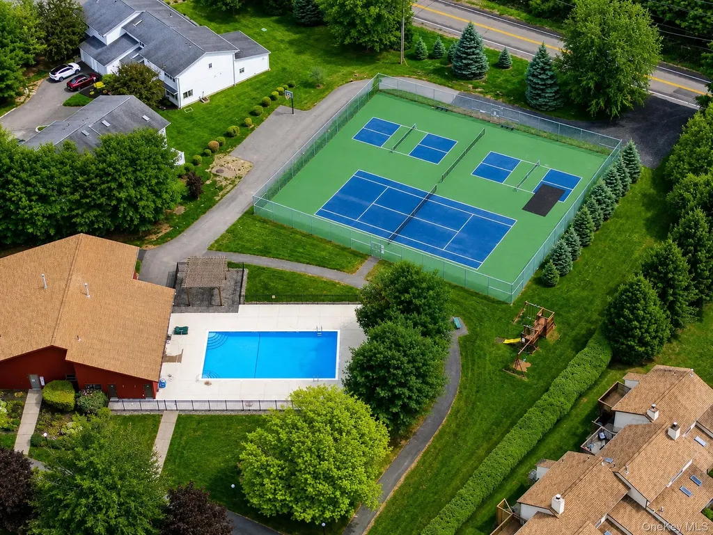 714 Hewitt Lane New Windsor NY 12553