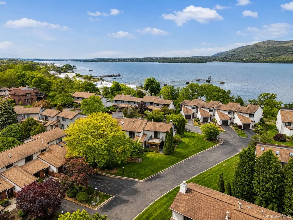 714 Hewitt Lane New Windsor NY 12553