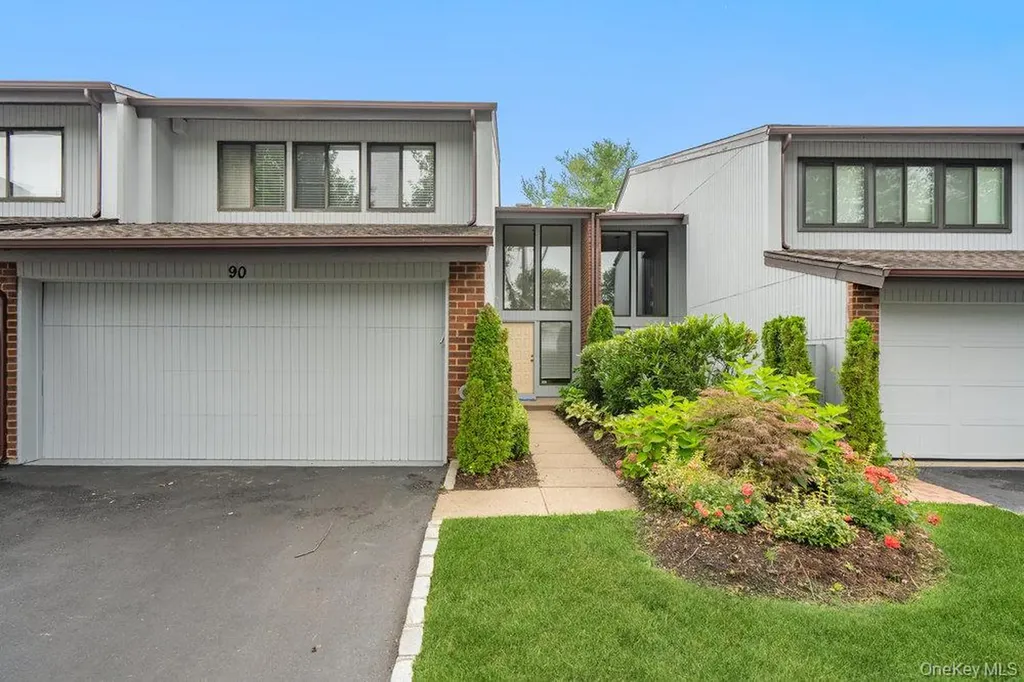 90 Foxwood Drive Jericho NY 11753