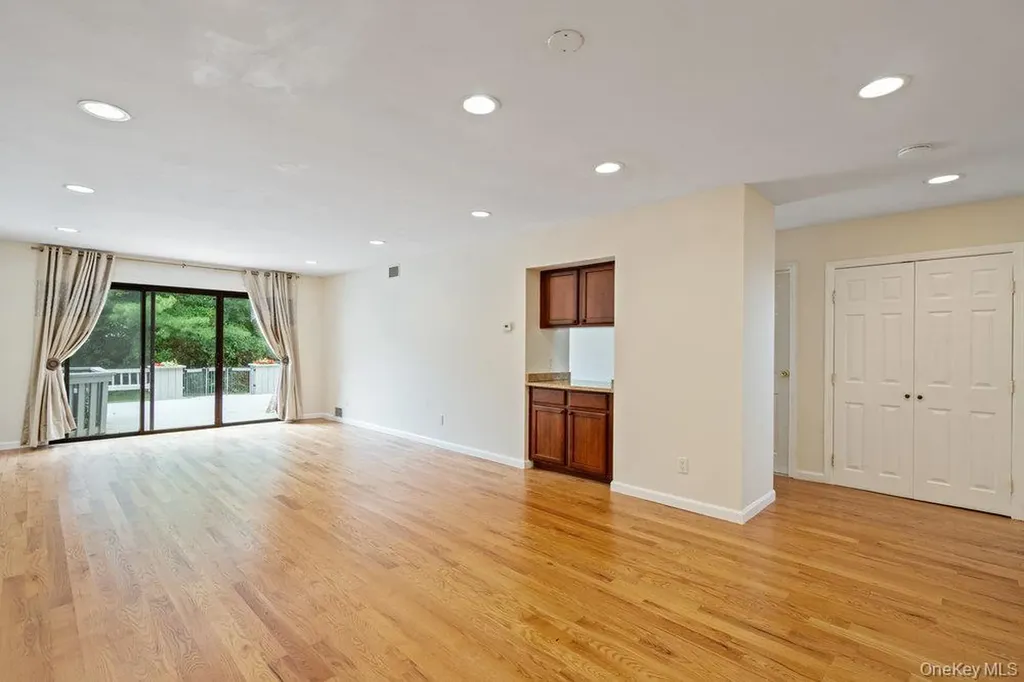 90 Foxwood Drive Jericho NY 11753