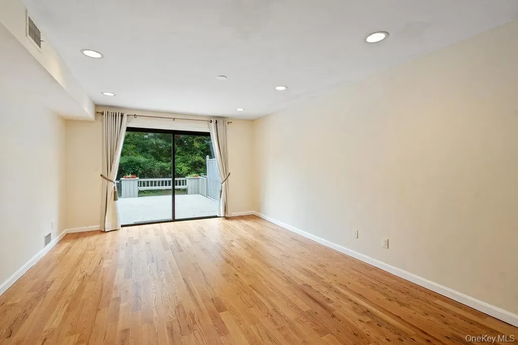 90 Foxwood Drive Jericho NY 11753