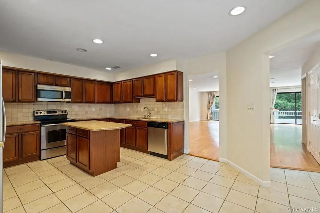 90 Foxwood Drive Jericho NY 11753