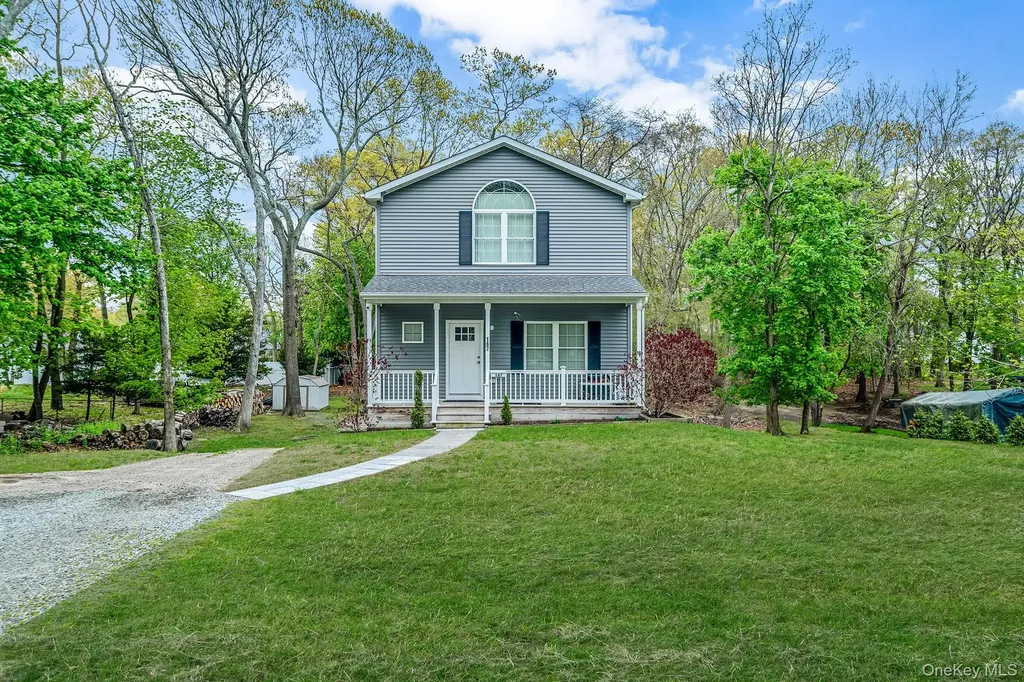 187 Hallock Street Riverhead NY 11901