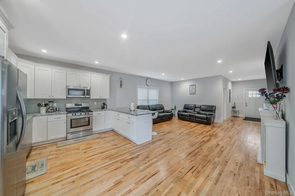 187 Hallock Street Riverhead NY 11901