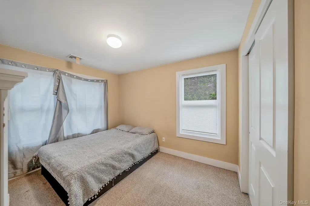 187 Hallock Street Riverhead NY 11901