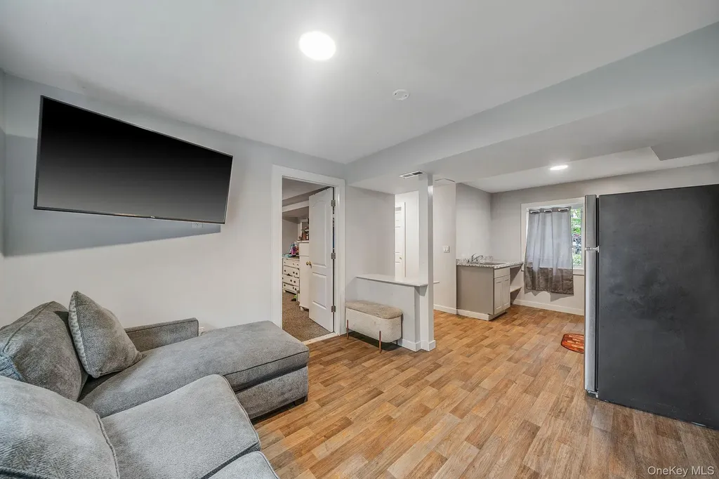 187 Hallock Street Riverhead NY 11901