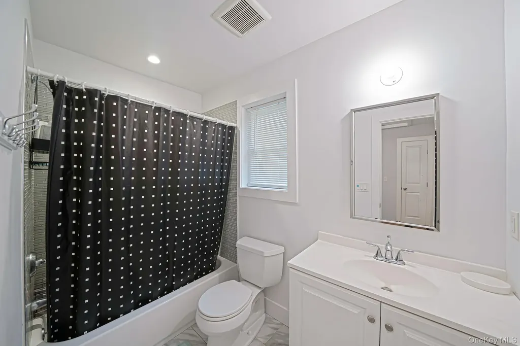 187 Hallock Street Riverhead NY 11901