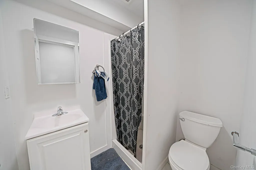 187 Hallock Street Riverhead NY 11901