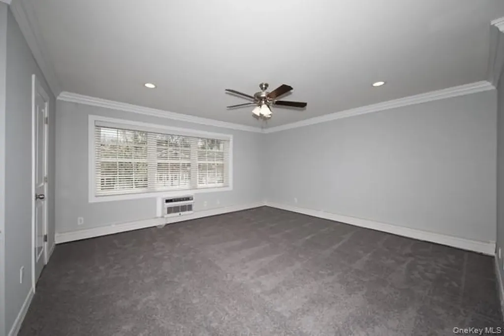 65 Fairfield Way Commack NY 11725