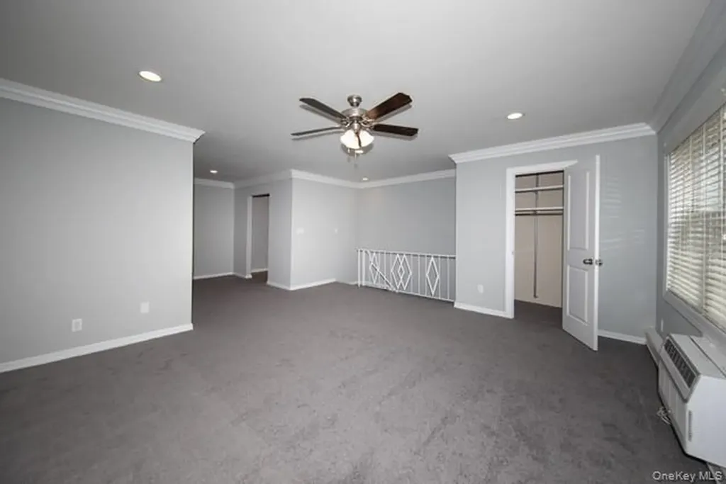 65 Fairfield Way Commack NY 11725