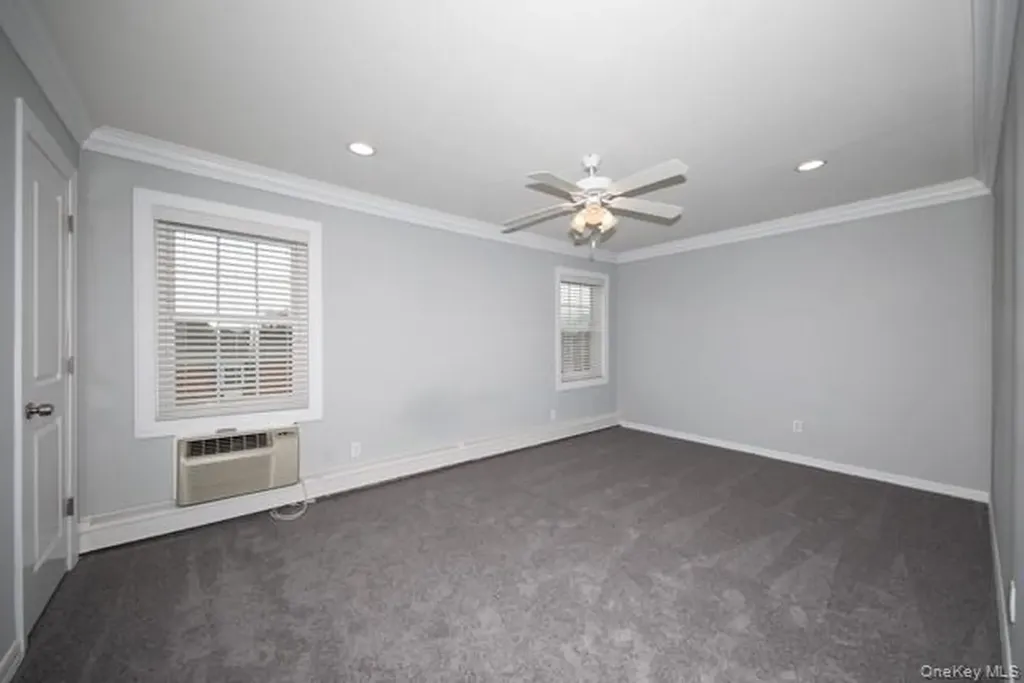 65 Fairfield Way Commack NY 11725