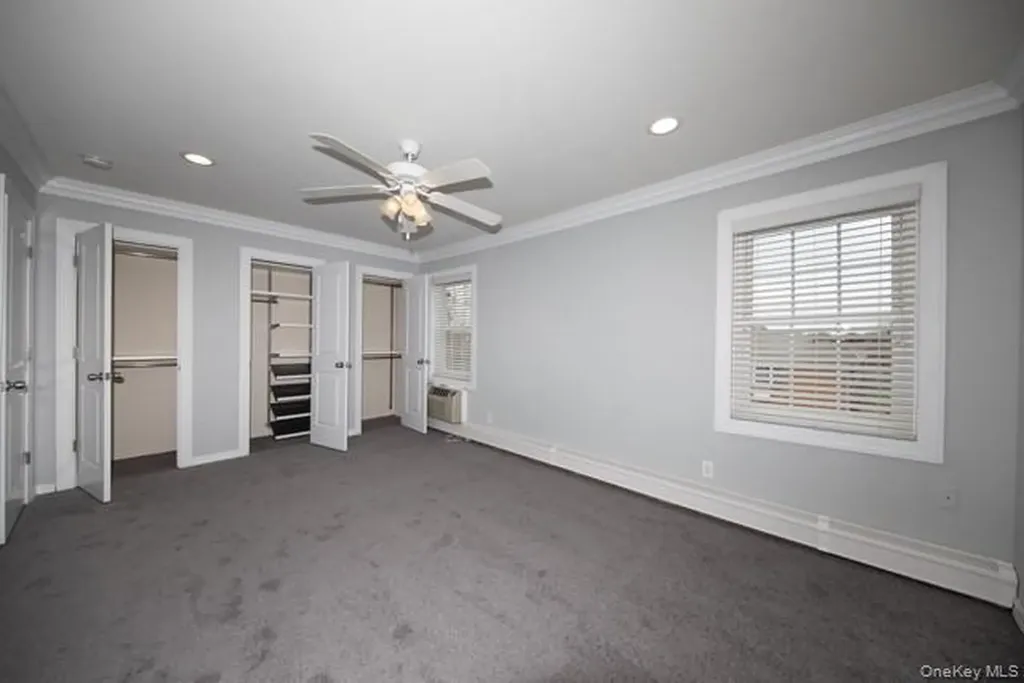 65 Fairfield Way Commack NY 11725