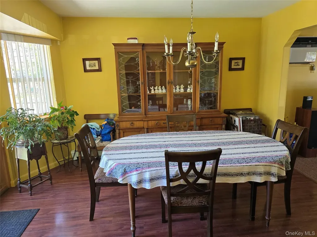 92 Hawthorne Street Mastic NY 11950