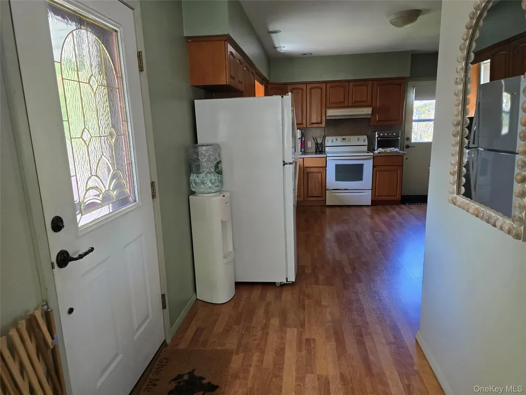 92 Hawthorne Street Mastic NY 11950