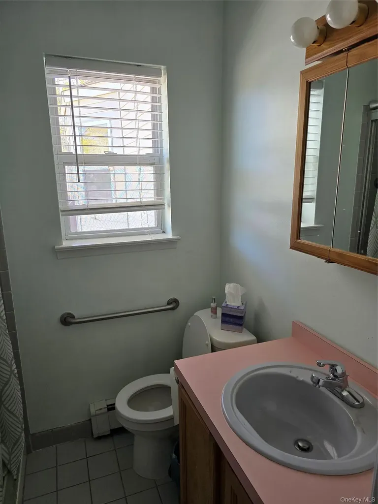 92 Hawthorne Street Mastic NY 11950