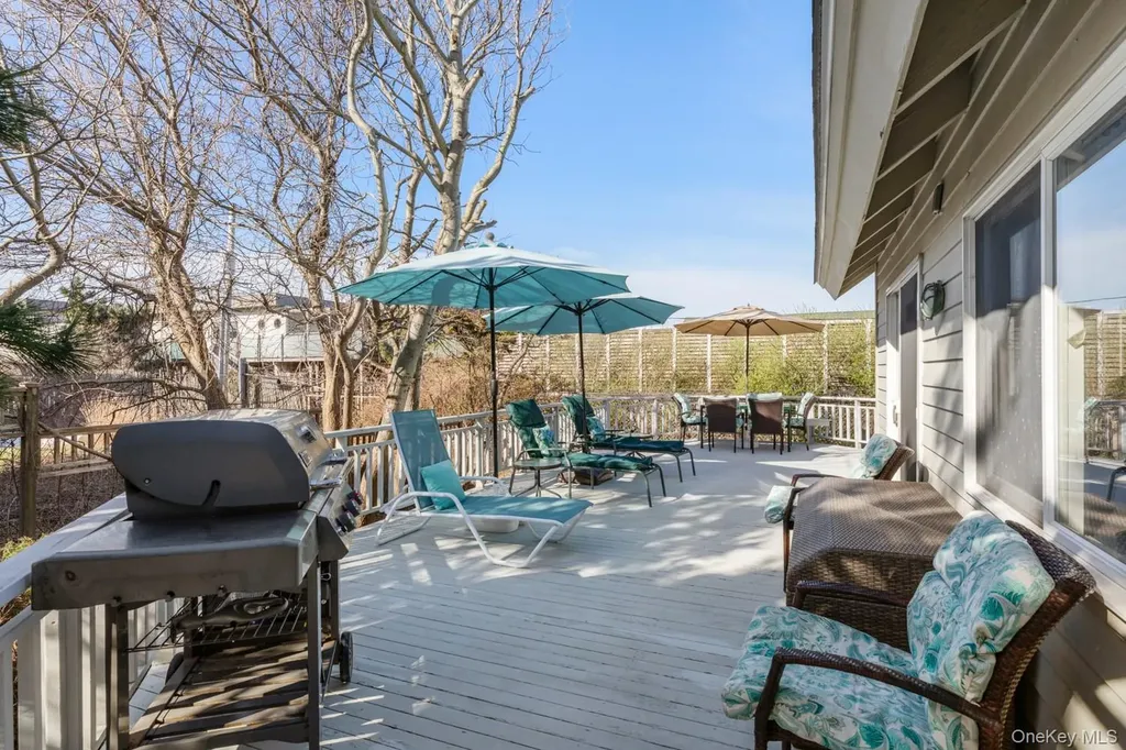 200 Clipper Road Corneille Estates NY 11706