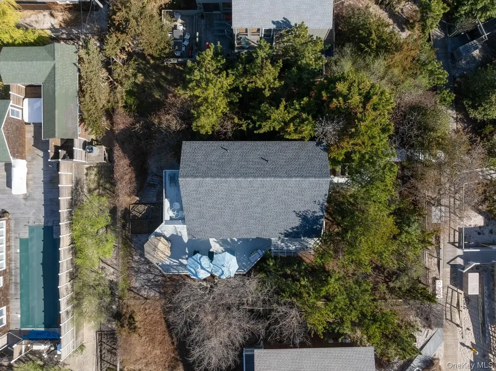 200 Clipper Road Corneille Estates NY 11706