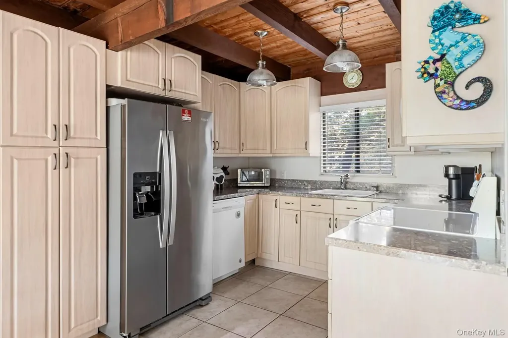200 Clipper Road Corneille Estates NY 11706