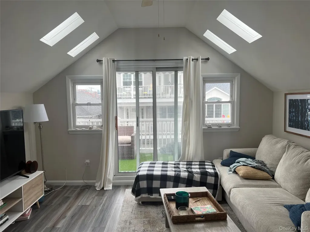 103 Florida Street Long Beach NY 11561
